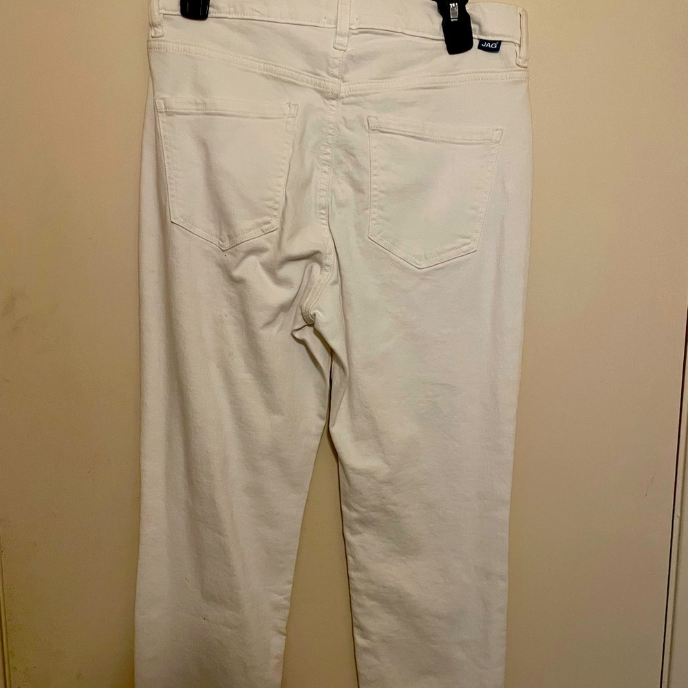 White cropped jeans